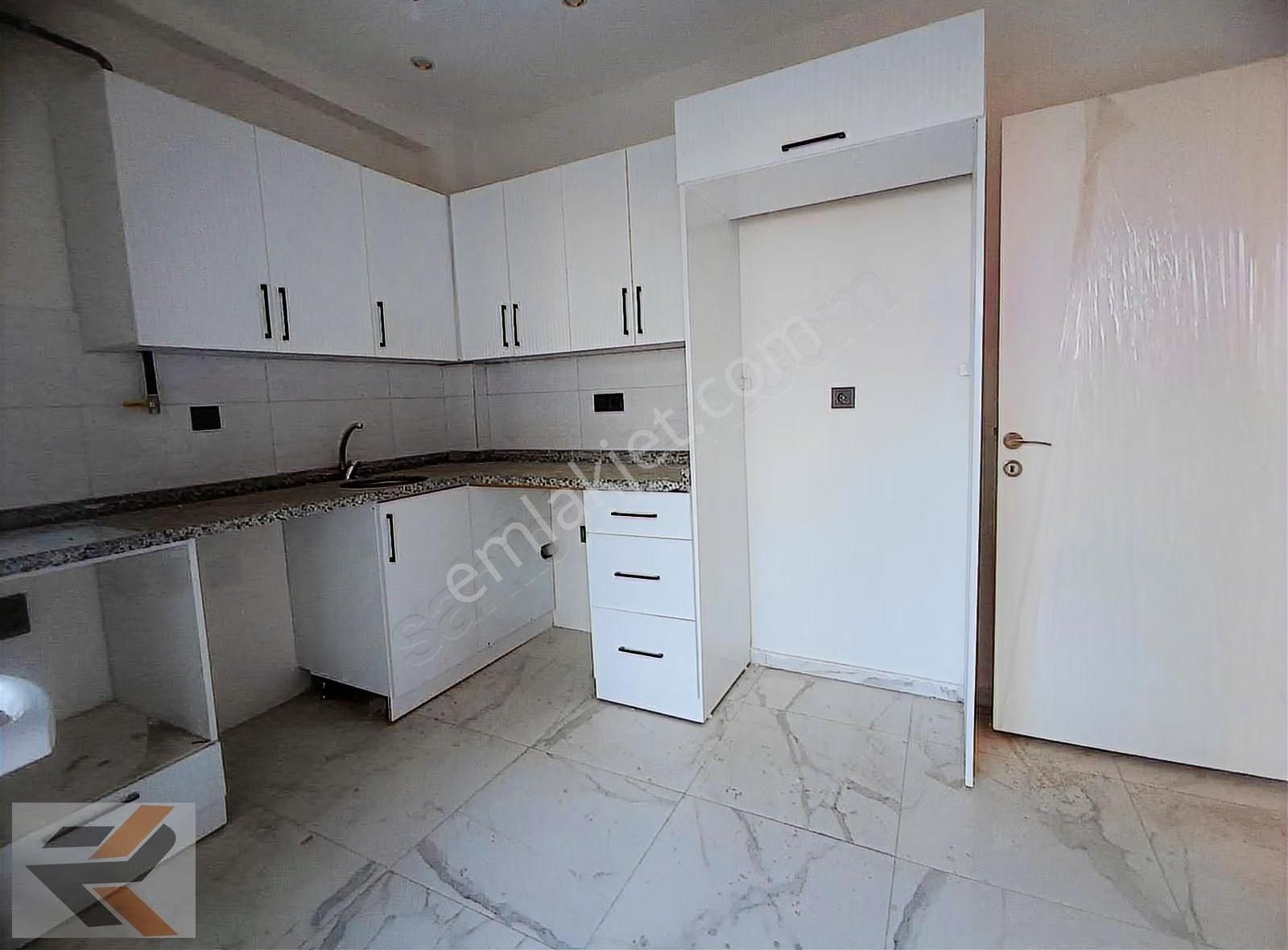 Kozan Yoluna Sıfır Geniş Oturumlu 3+1 Daire - Görsel 26