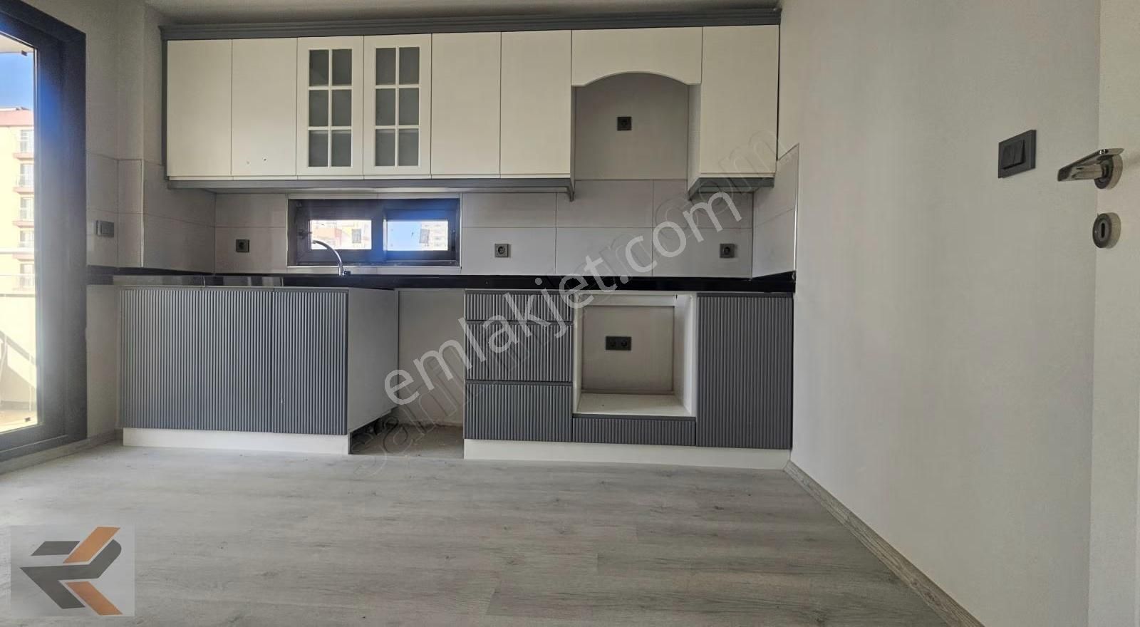 Genıs Oturumlu 2+1 Kapalı Mutfak Ultra Lüks Daire - Görsel 4