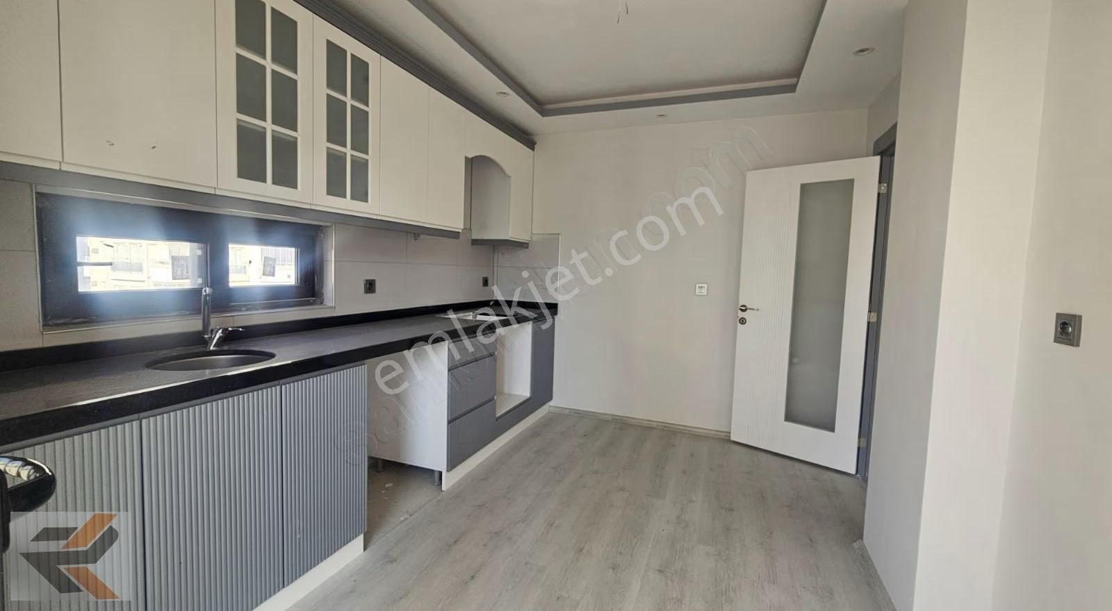 Genıs Oturumlu 2+1 Kapalı Mutfak Ultra Lüks Daire - Görsel 15