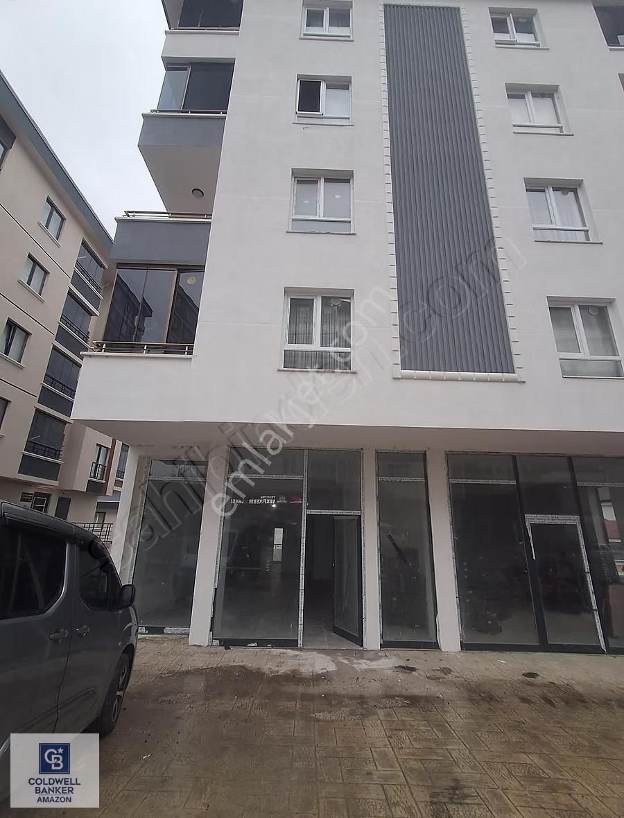 Cb. Amazondan Aydınlık Caddesinde Kiralık Dükkan