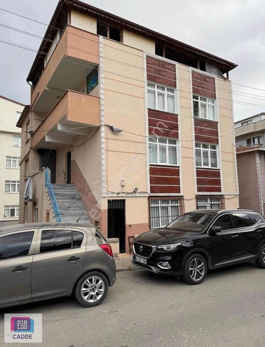 Çayırova Özgürlük Mahallesi'nde 3+1 Satılık Daire