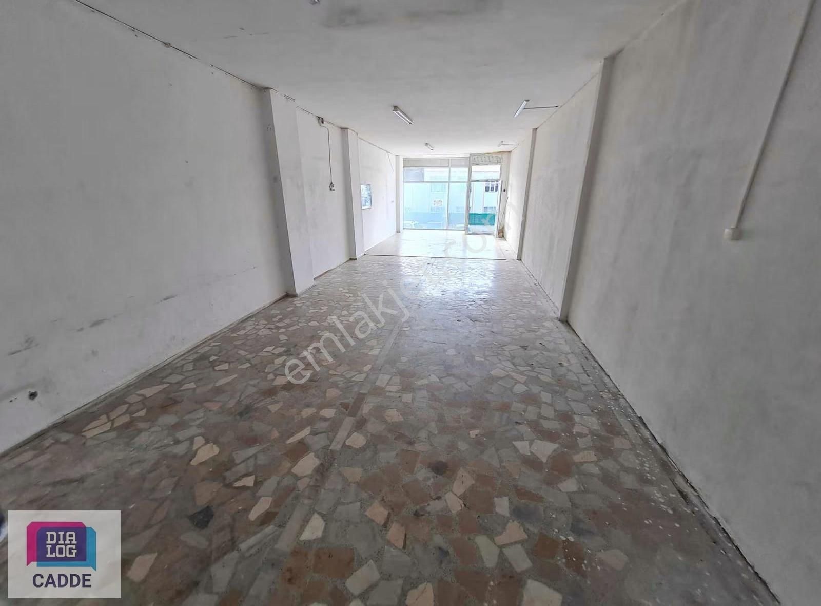 Pendik Kavakpınar Gülyalı Caddesi Üzerinde 70 M2 Kiralık Dükkan