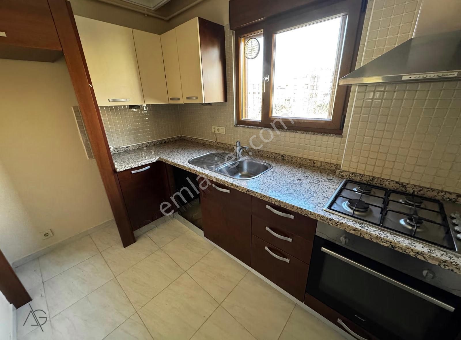 Erenköy Etemefendi'de 13 Yıllık 95m2 2+1 Balkonlu Satılık Boş - Görsel 19