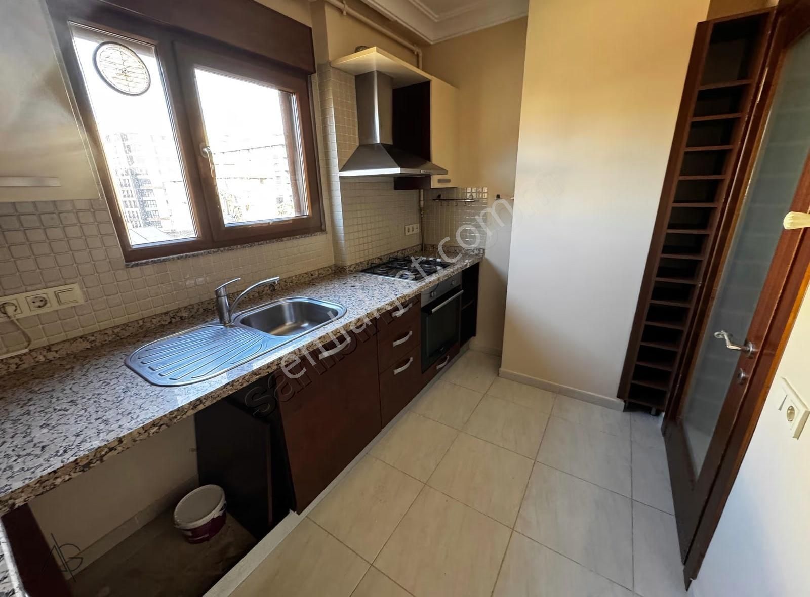 Erenköy Etemefendi'de 13 Yıllık 95m2 2+1 Balkonlu Satılık Boş - Görsel 11