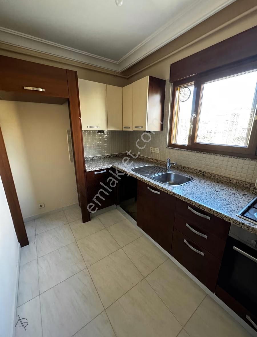 Erenköy Etemefendi'de 13 Yıllık 95m2 2+1 Balkonlu Satılık Boş - Görsel 14