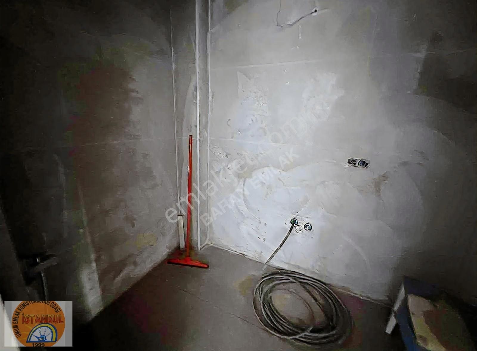 Erenköyde Yeni Binada Kurumsala Kiralık Köşebaşı Dükkan - Görsel 10