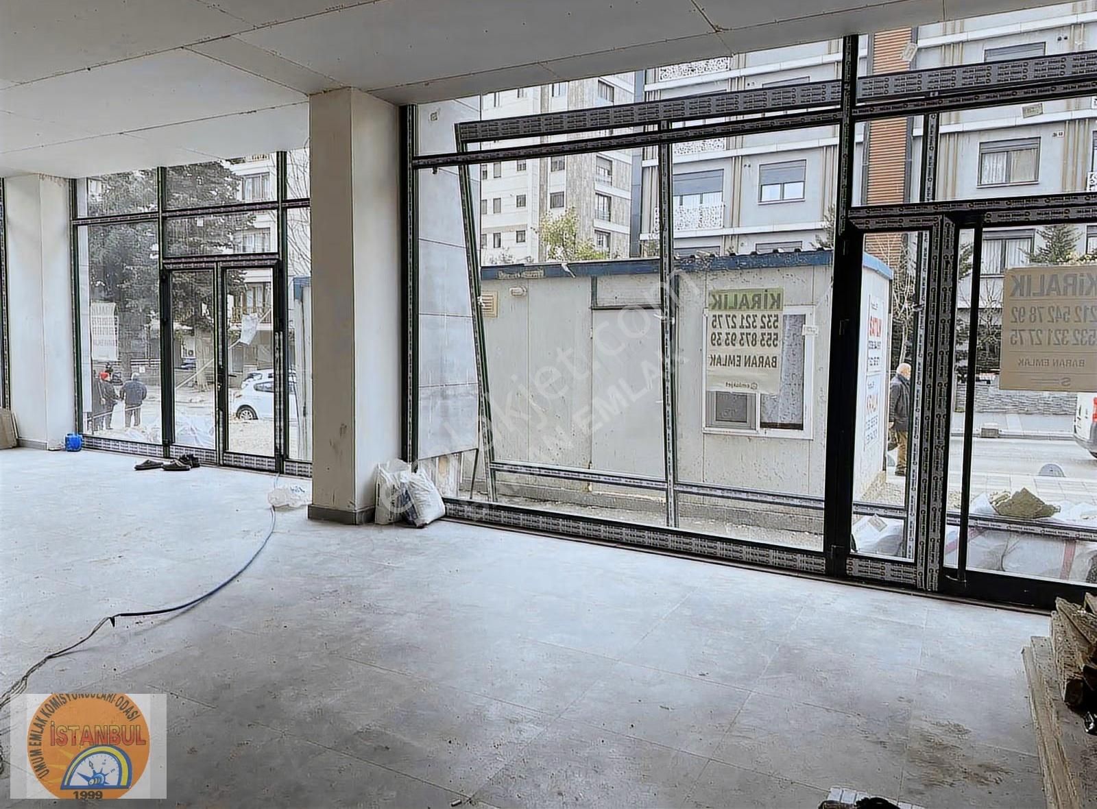 Erenköyde Yeni Binada Kurumsala Kiralık Köşebaşı Dükkan - Görsel 15