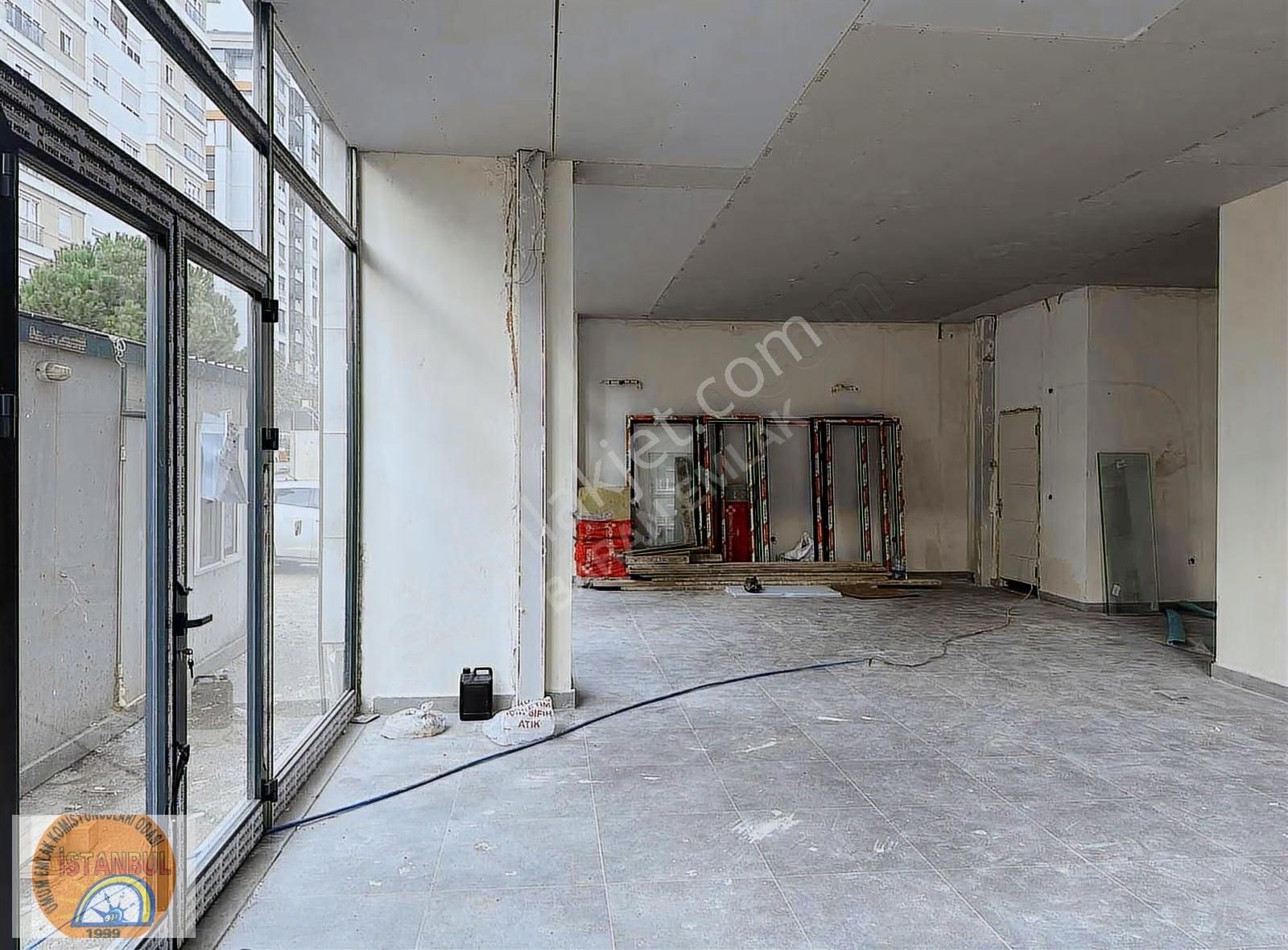 Erenköyde Yeni Binada Kurumsala Kiralık Köşebaşı Dükkan - Görsel 7