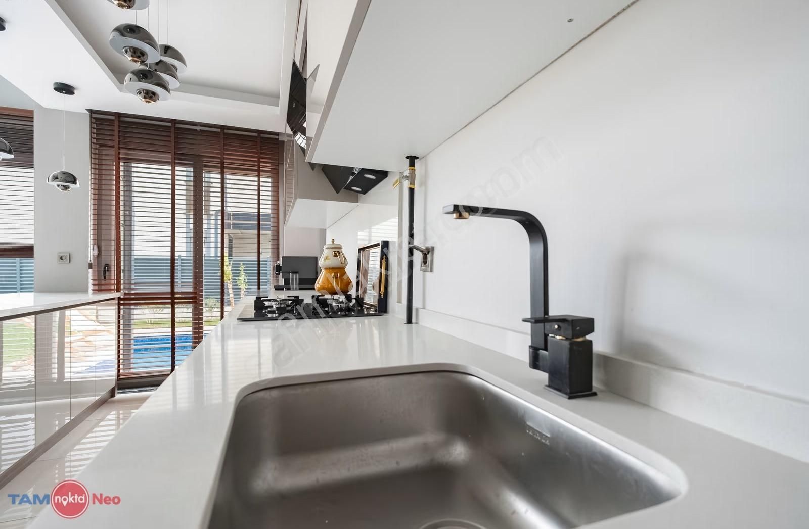 Antalya Kadriye'de Eşyalı Özel Havuzlu Lüks 3+1 Villa - Görsel 9