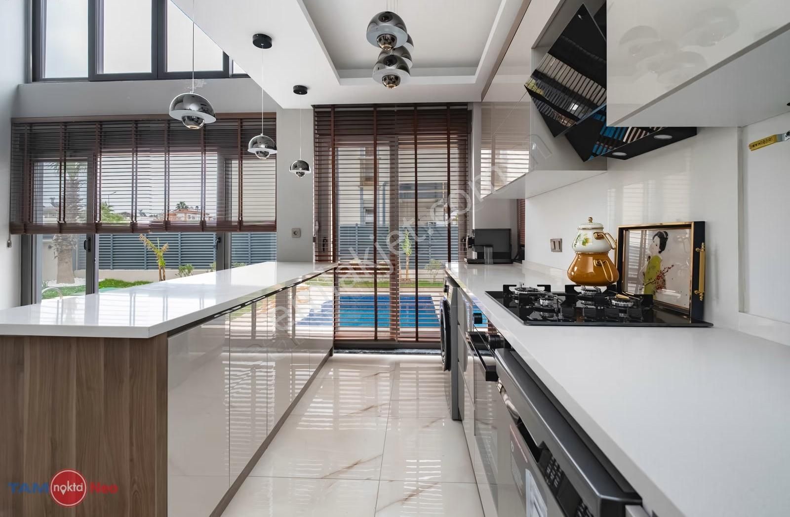 Antalya Kadriye'de Eşyalı Özel Havuzlu Lüks 3+1 Villa - Görsel 30