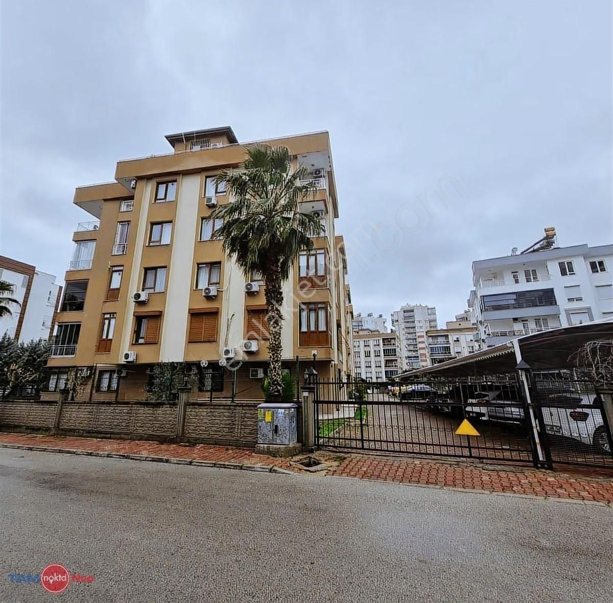 Meydan Kavağı Siteiçinde Kiralık 3+1 Ebeveyn Banyolu Geniş Daire