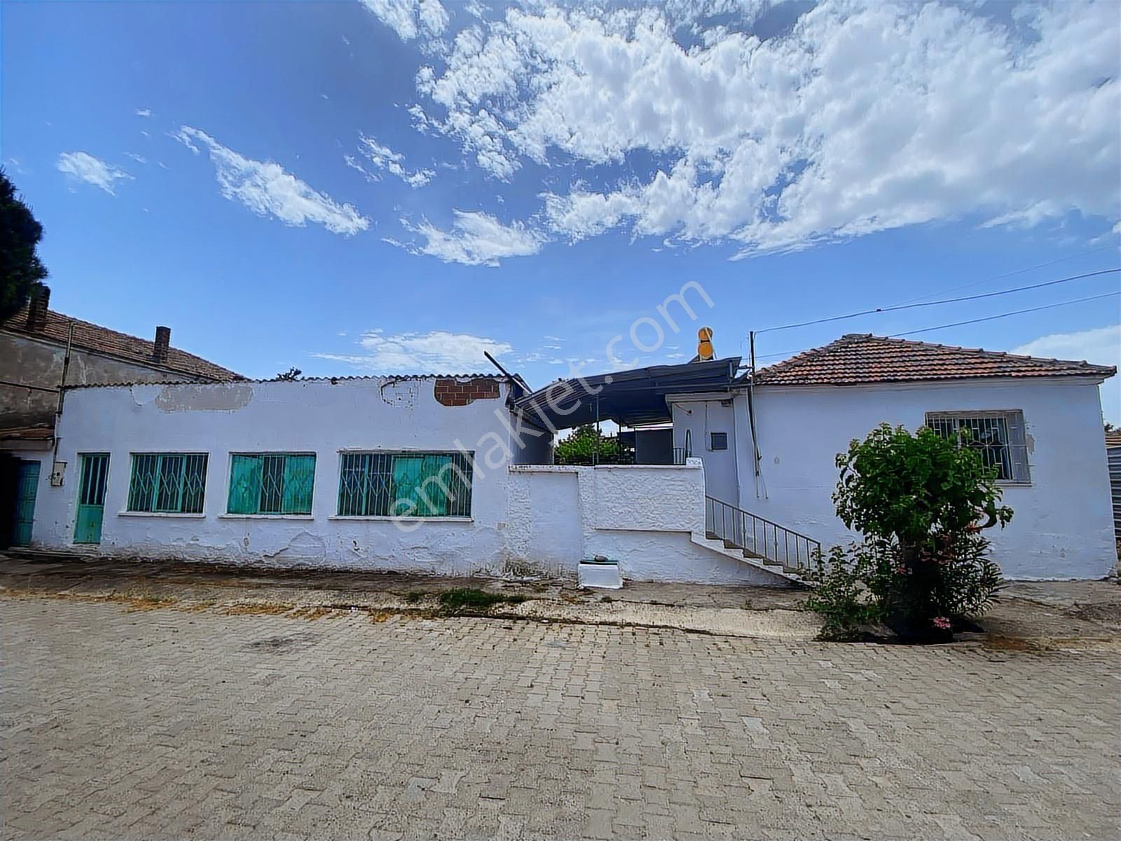 Çizgi Gayrimenkul'den Bergama Ovacık Mah Satılık Bahçeli Köy Evi