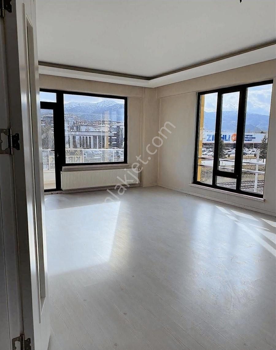 Selçuklu Mahallesin Kavasoğlu Konaklarında Kiralık Lüks Daire