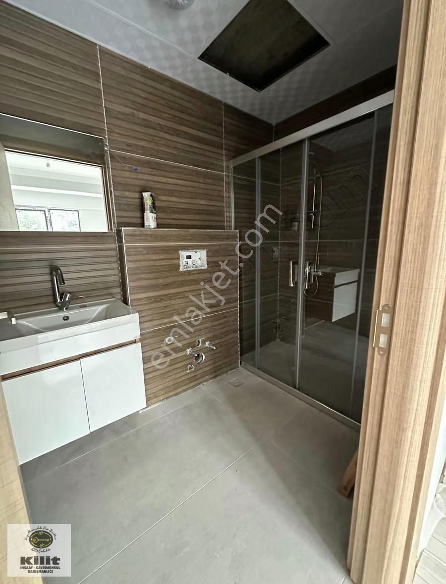 Yeni Mahalle'de Cadde Üzeri Satılık Sıfır 2+1 Daire