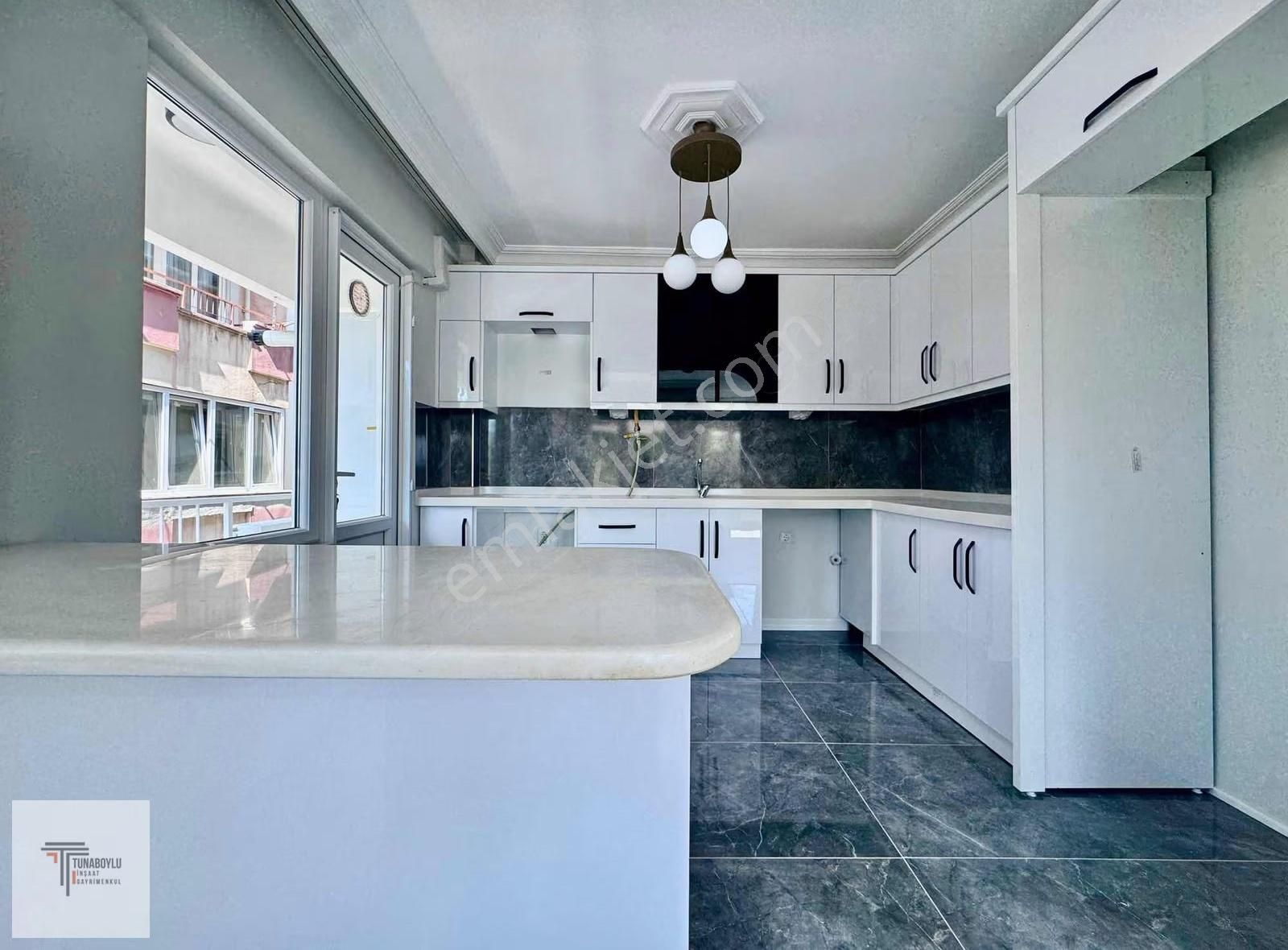 ▒tunaboyludan Çay Manzaralı Ön Cephe Ara Kat Geniş Lüks 3+1daire - Görsel 18