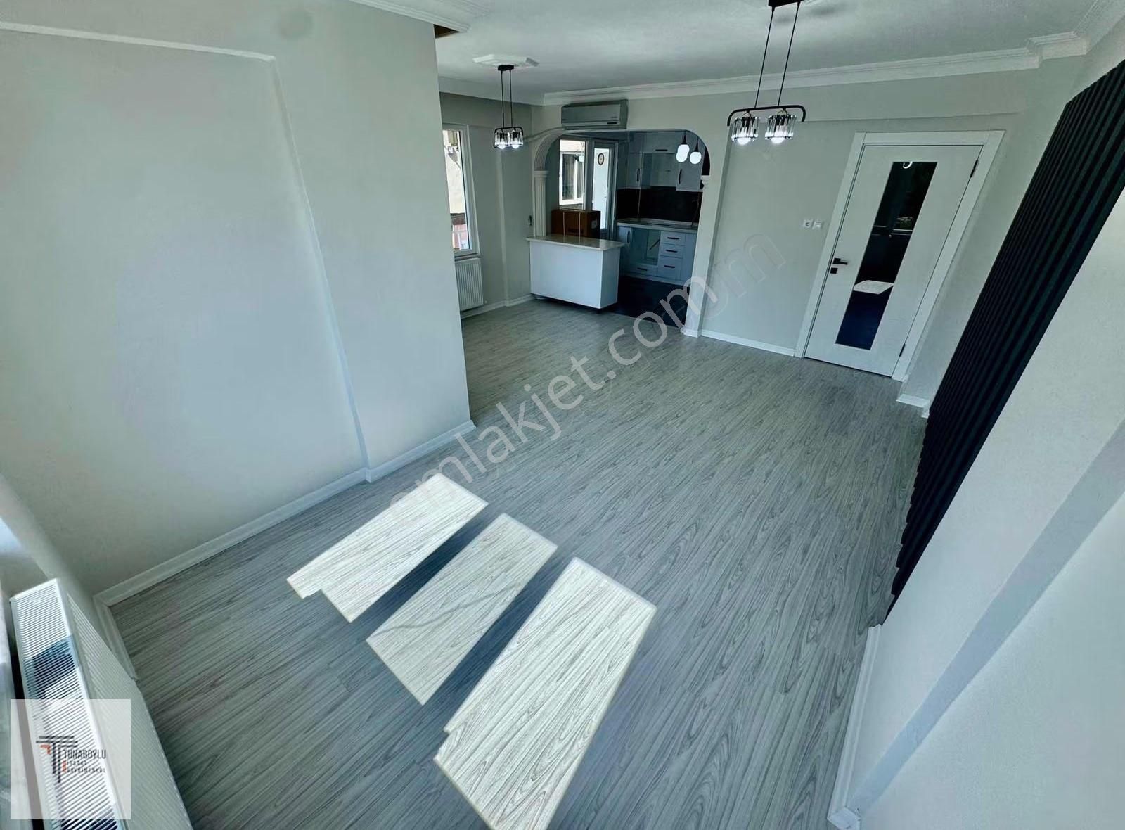 ▒tunaboyludan Çay Manzaralı Ön Cephe Ara Kat Geniş Lüks 3+1daire - Görsel 15