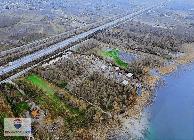 Sapanca Gölüne 50m Mesafede Satılık 5247metre² Tek Parsel