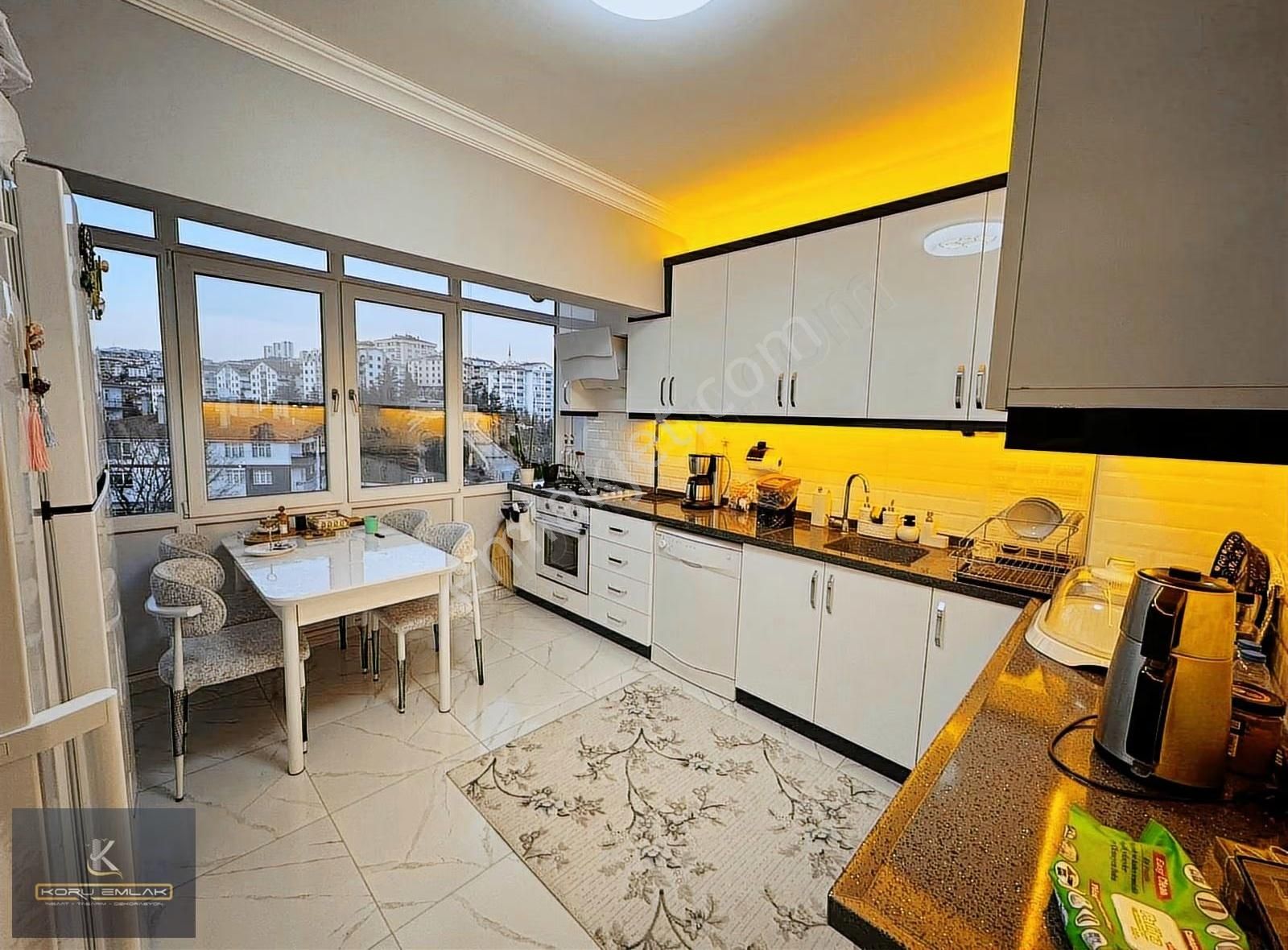 Aşağı Eğlence'de Ultra Lüks Yapılı Manzaralı Katta 3+1 Daire - Görsel 2