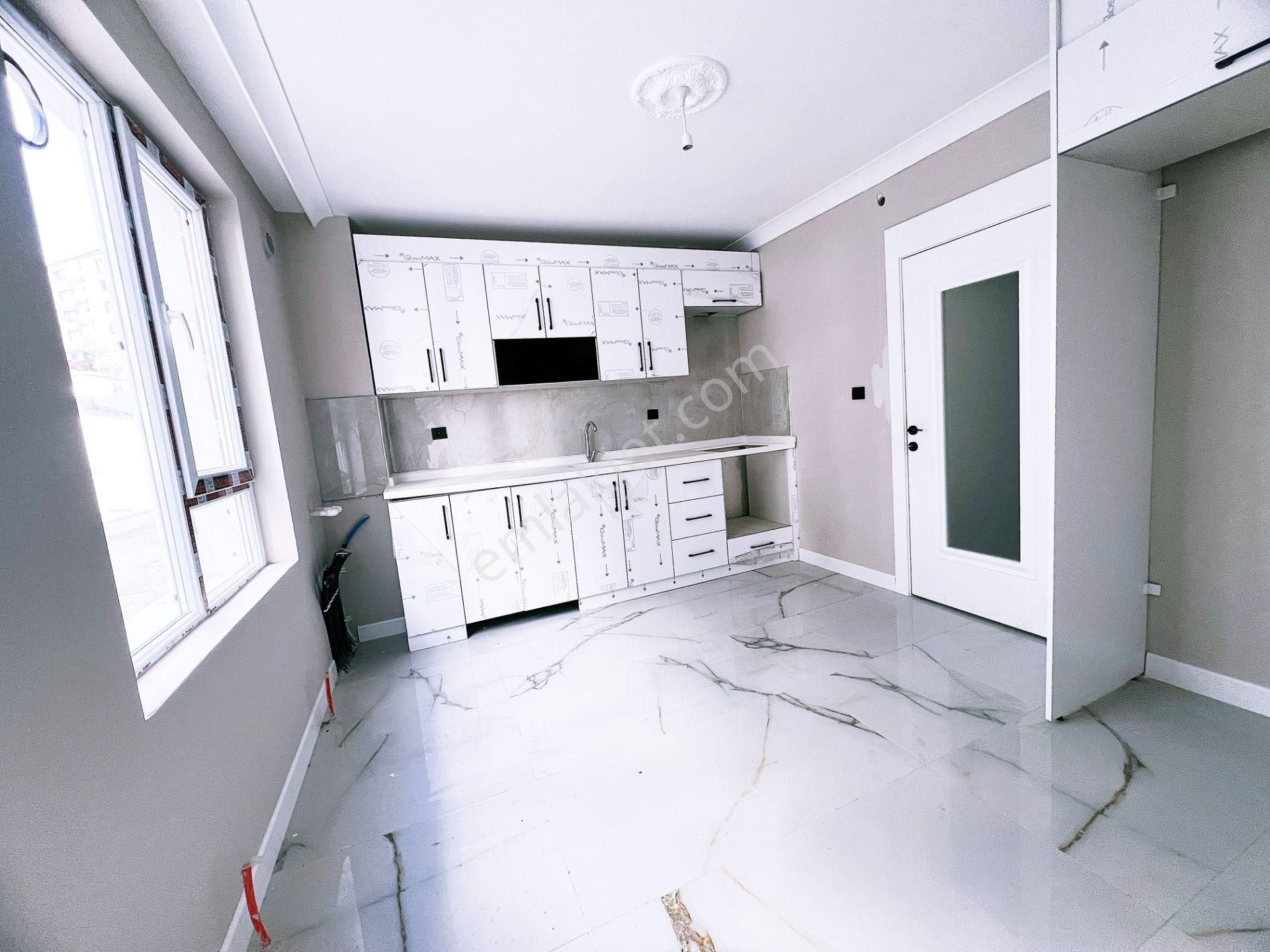 Cihandan Şehitkubilay Da Estergon Cadde Yakını Satlık Sıfır 2+1 - Görsel 3