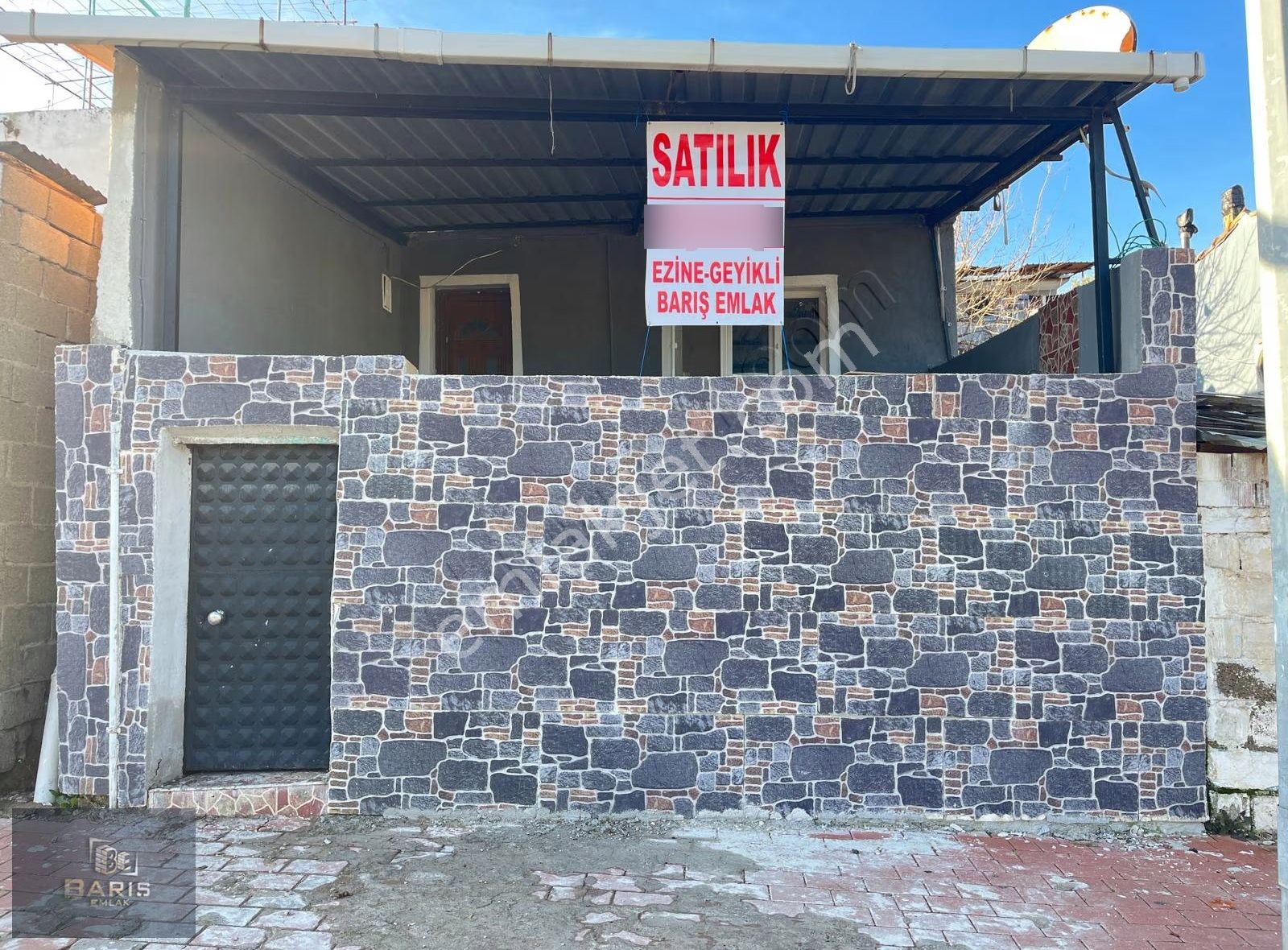 Çanakkale Ezine Danişment Mahallesinde Satılık Müstakil Ev