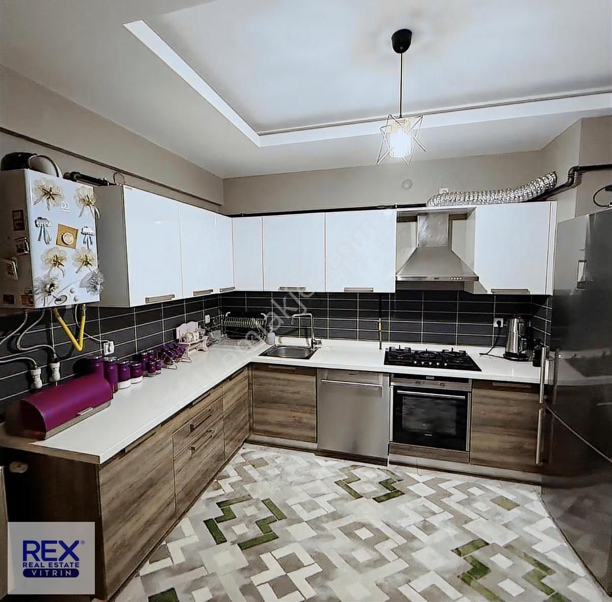 Talas Tablakaya Da Çift Balkonlu Geniş Oturumlu Fırsat Daire