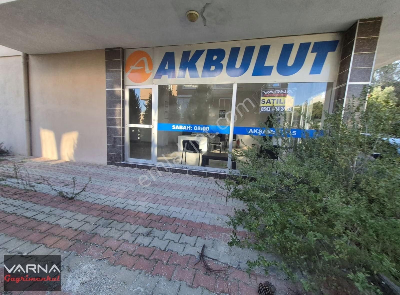 Menderes Görece Merkezi Konumda Yatırımlık Dükkan