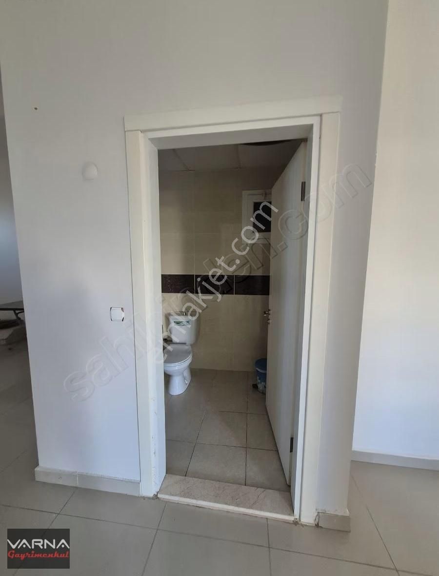 Menderes Görece Merkezi Konumda Yatırımlık Dükkan - Görsel 5