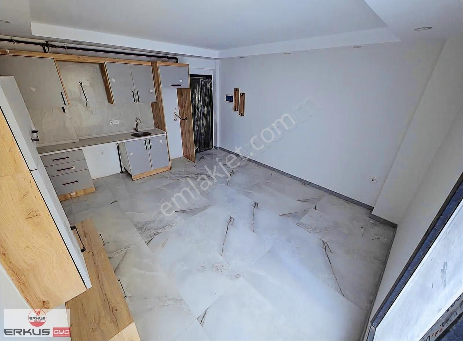 Satılık! Akkonak Lozan Caddesi Yakını 2+1 Suit Boş Apart Daire