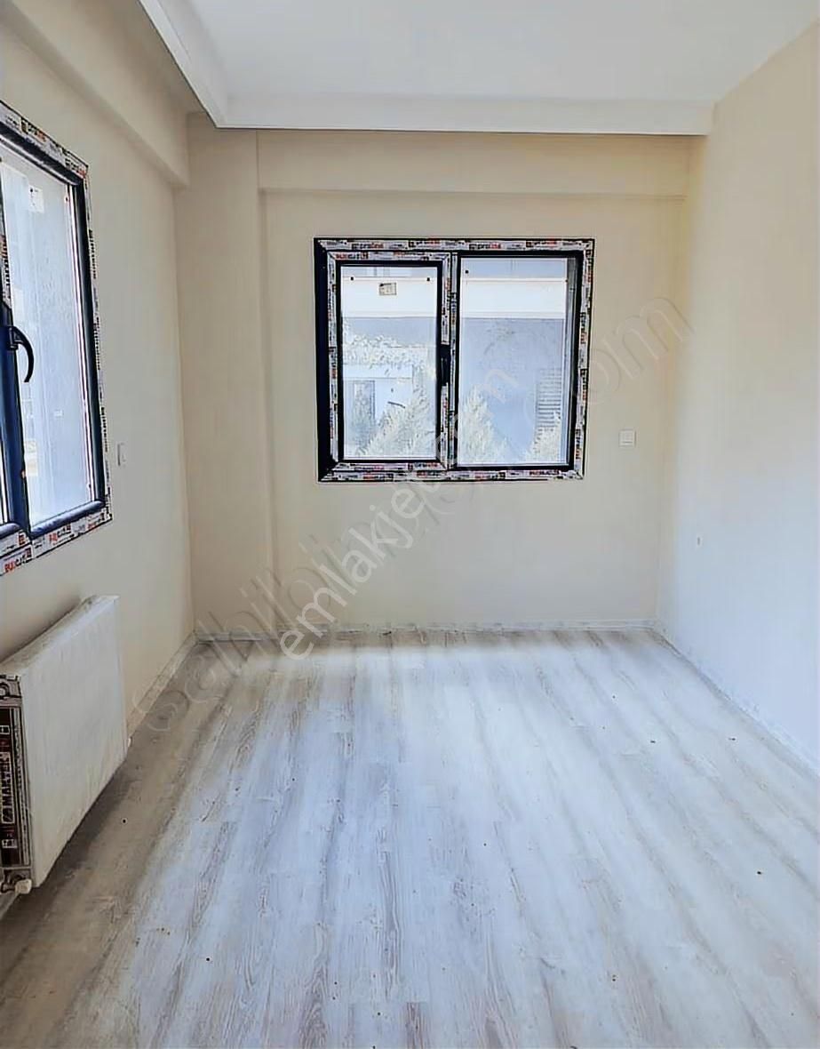 Seyrek'te Satılık Geniş 2+1 Daire!!! - Görsel 5