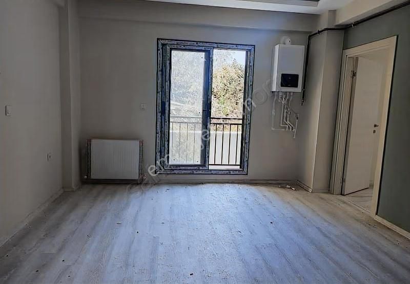 Seyrek'te Satılık Geniş 2+1 Daire!!! - Görsel 3