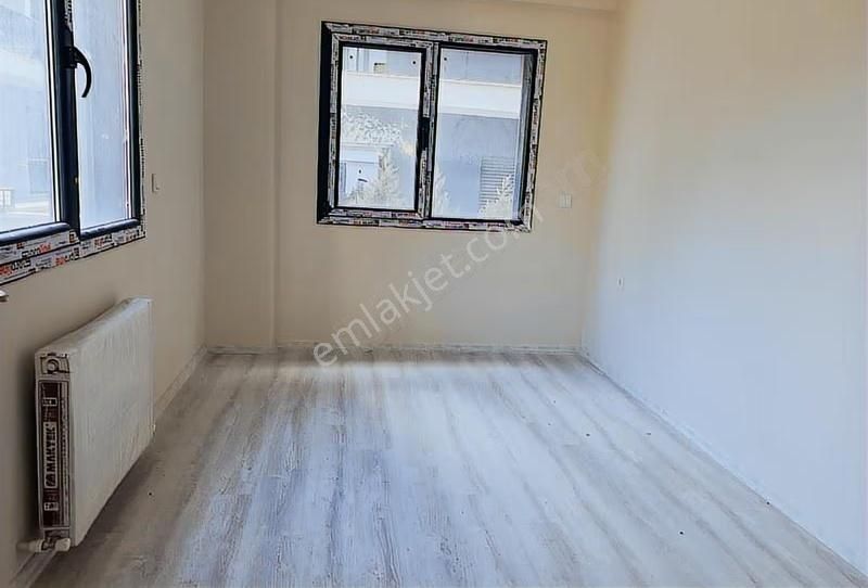 Seyrek'te Satılık Geniş 2+1 Daire!!! - Görsel 11