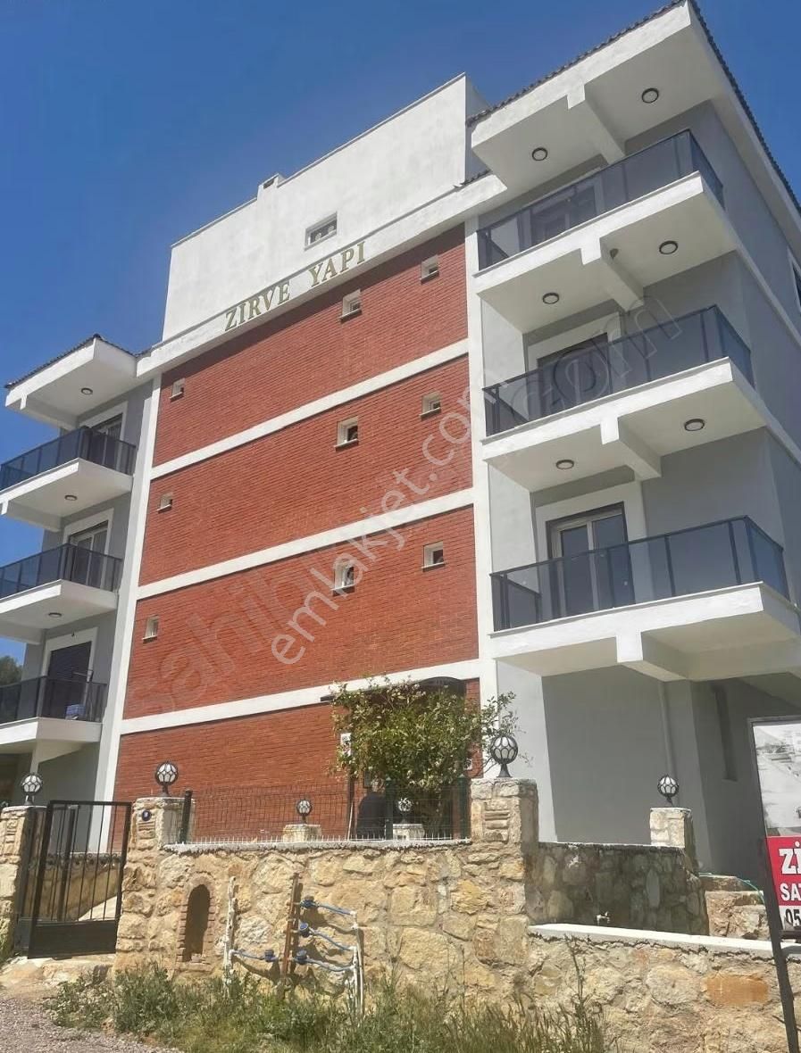 Yenifoça'da Sıfır Deniz Manzaralı 2+1 Satılık Daire!!!