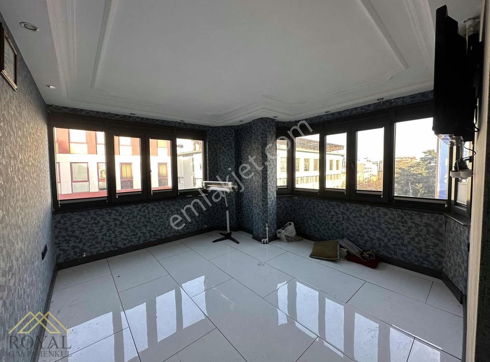 Royal Gayrimenkul'den Maraş Caddesinde Satılık Ofis - Görsel 17