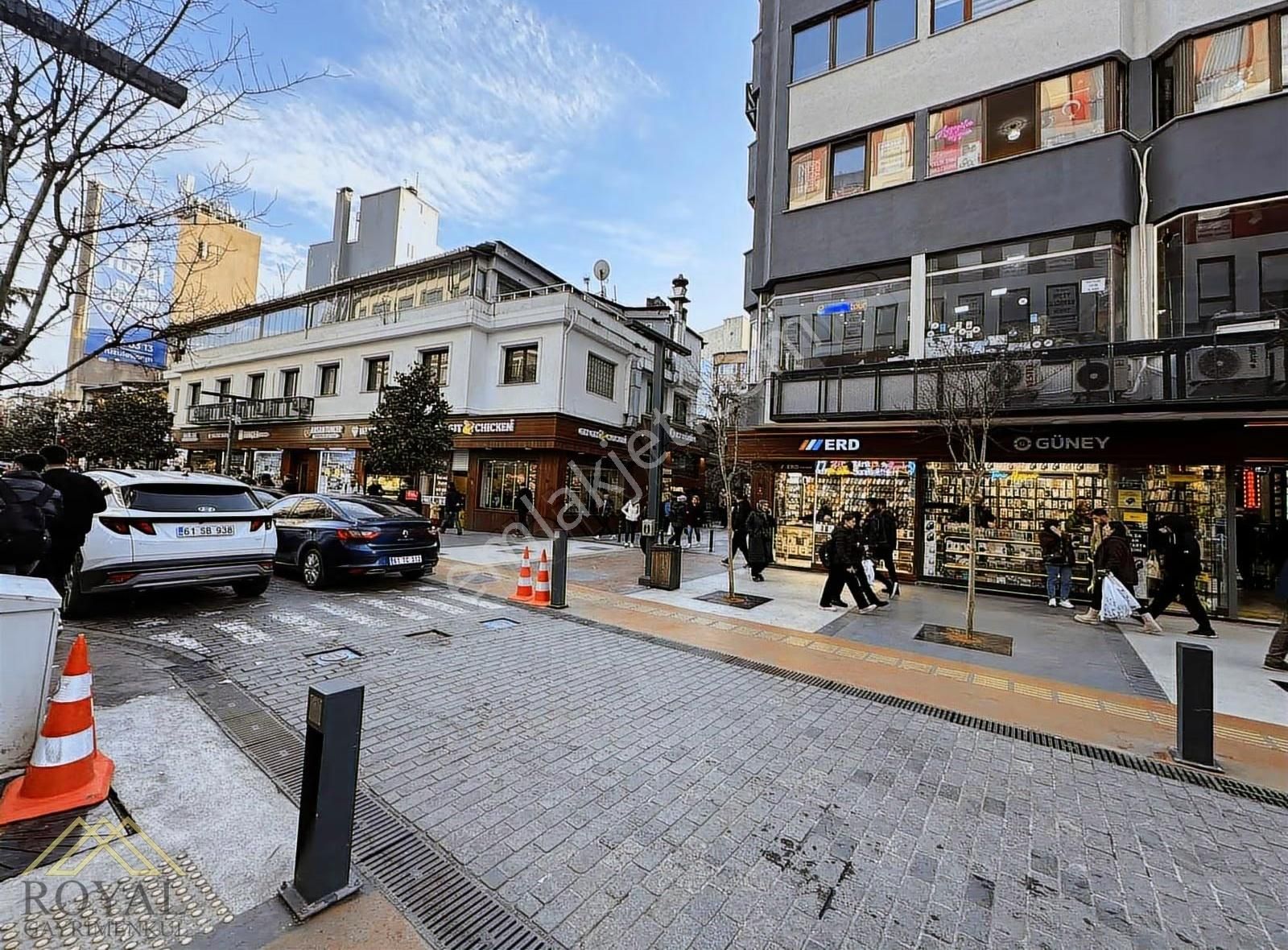 Royal Gayrimenkul'den Maraş Caddesinde Satılık Ofis - Görsel 12