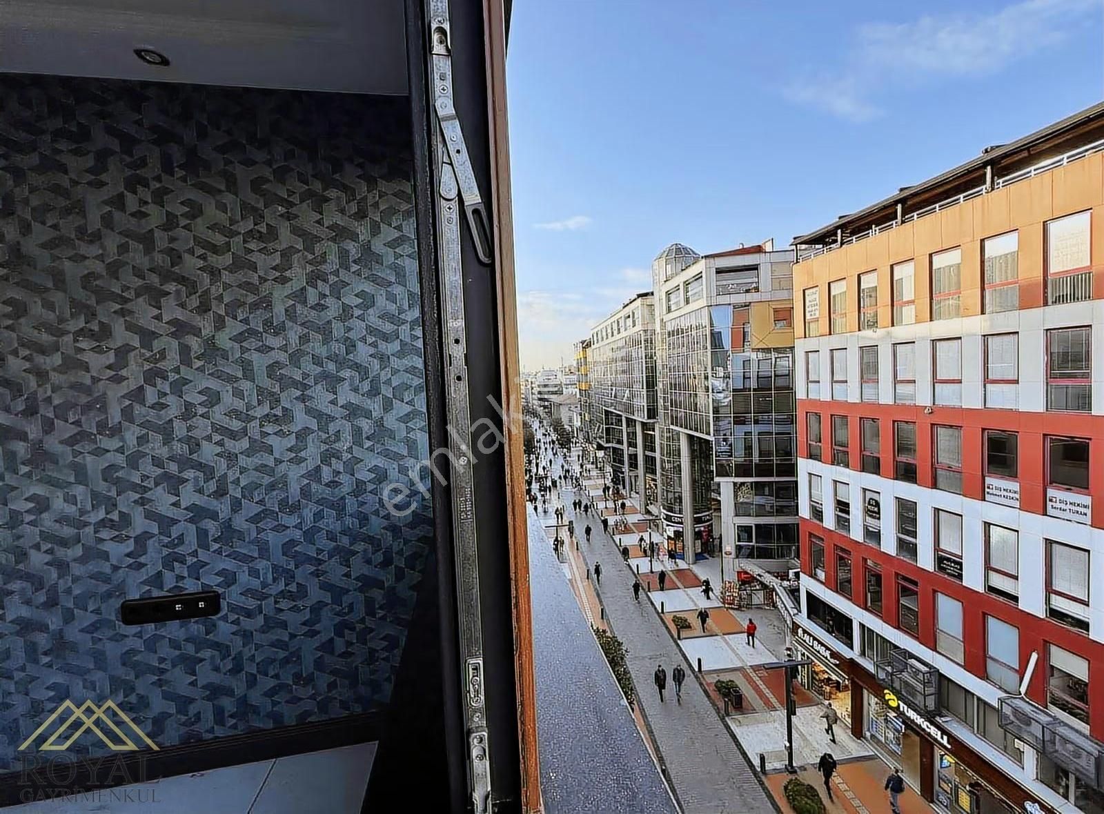 Royal Gayrimenkul'den Maraş Caddesinde Satılık Ofis - Görsel 11