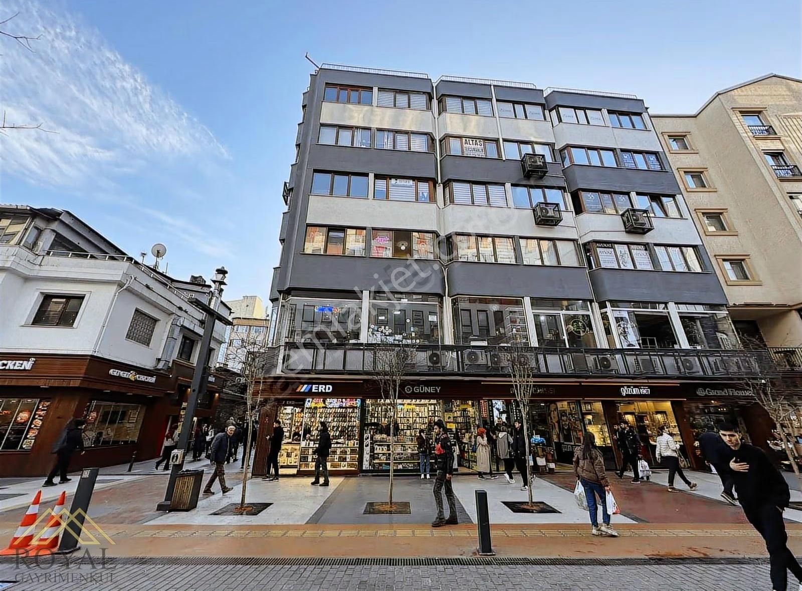 Royal Gayrimenkul'den Maraş Caddesinde Satılık Ofis - Görsel 4