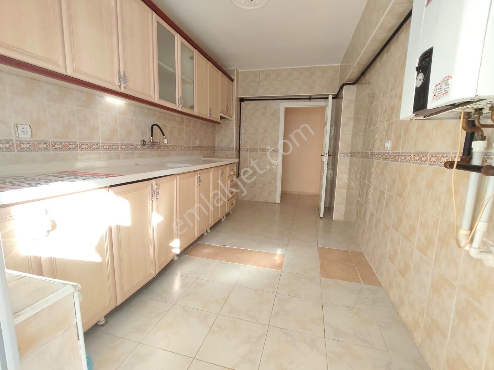 Yılmaz Gayrimenkul'den Andiçen Mah 3+1 Asansörlü Katta Köşe Başı Şahane Daire - Görsel 2