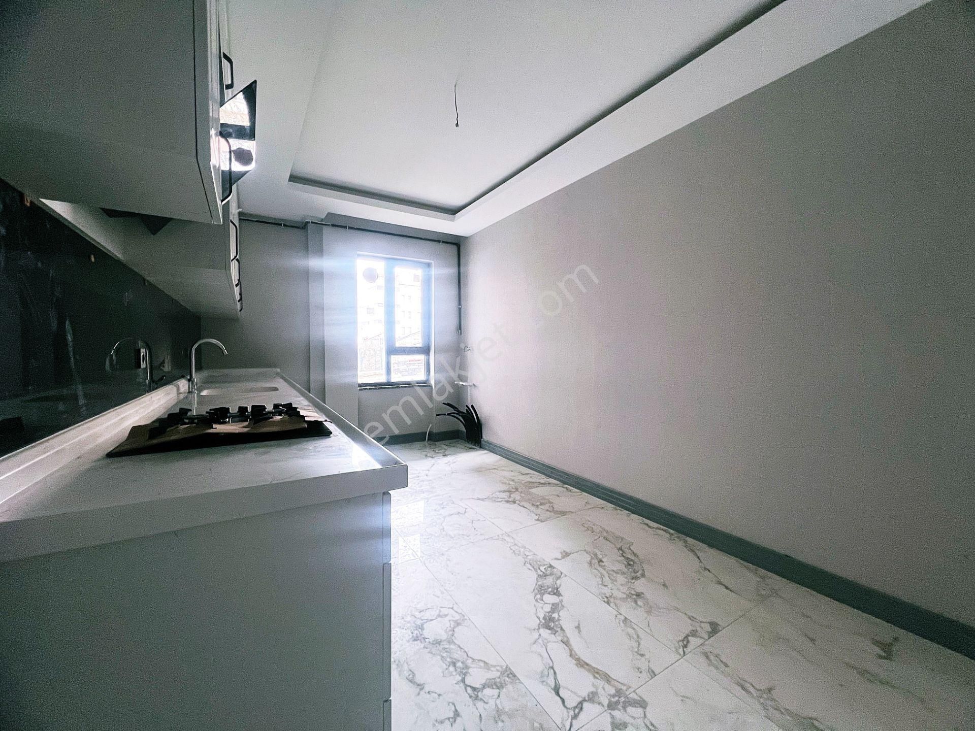 Cihandan Şehitkubilayda Estergon Cadde Teleferik Yakını 2+1 Dair