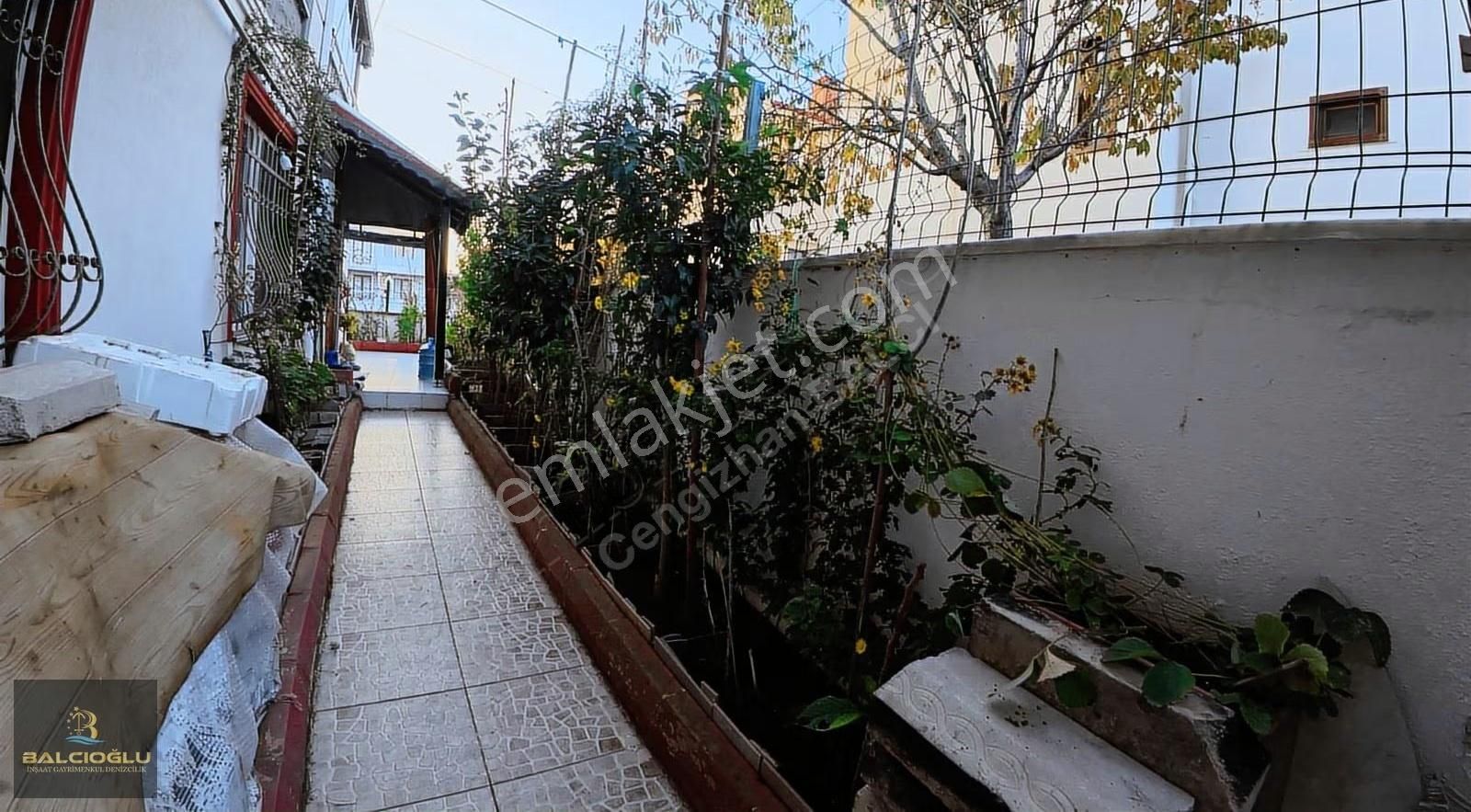 Balcıoğlundan Satılık Merkez Plajda Uygn Genş Bahçeli 2+1 Daire - Görsel 28