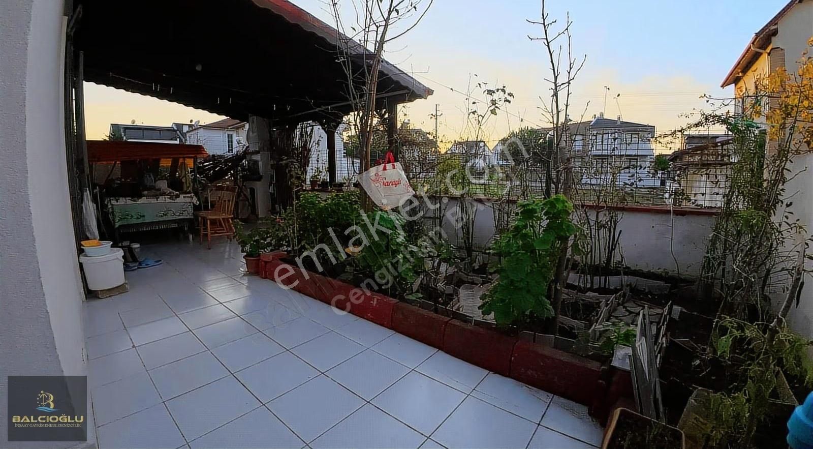 Balcıoğlundan Satılık Merkez Plajda Uygn Genş Bahçeli 2+1 Daire - Görsel 18