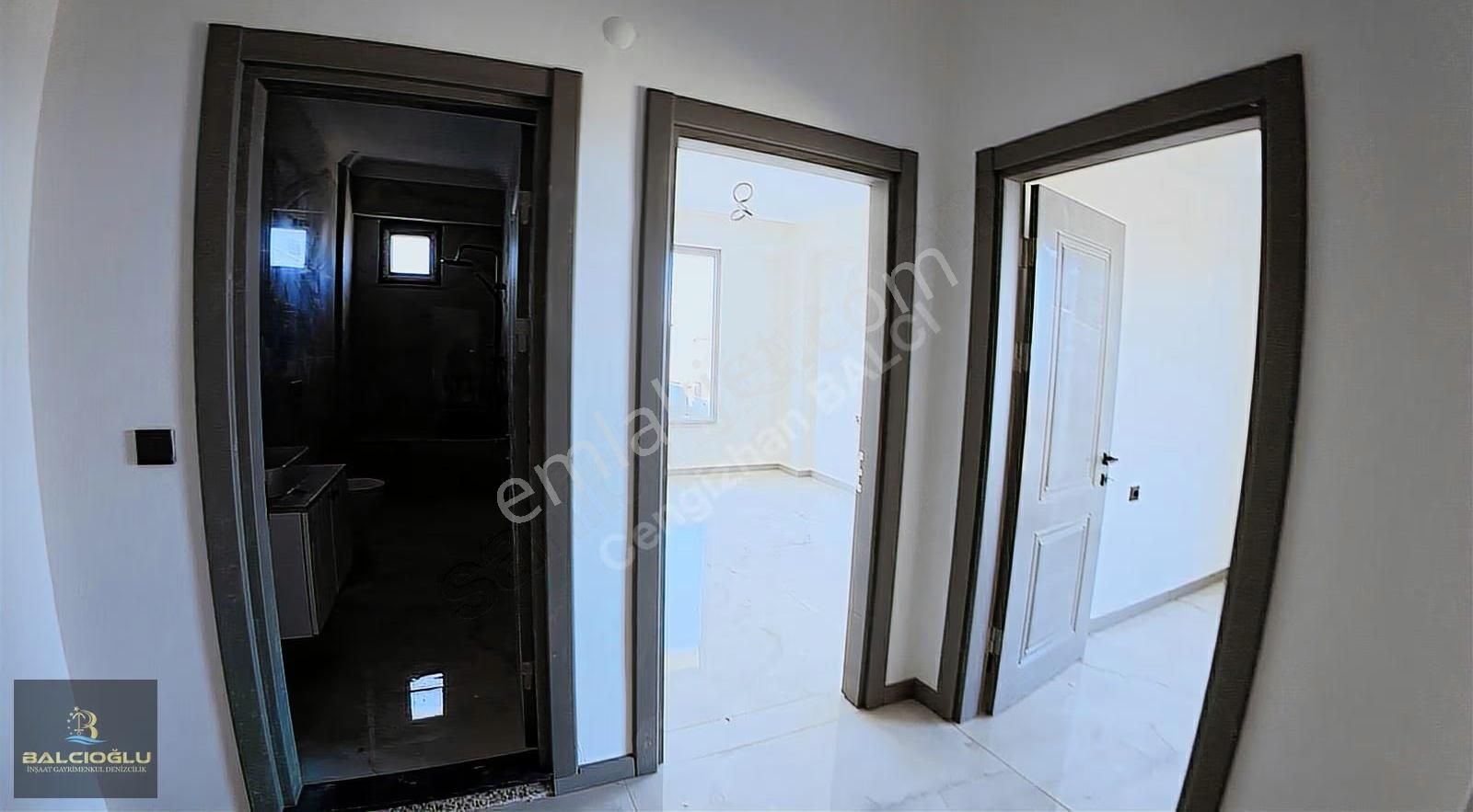Balcıoğlundan Satılık Denize 50 Mt. Havuzlu Bahçeli Lüx Triblex - Görsel 18