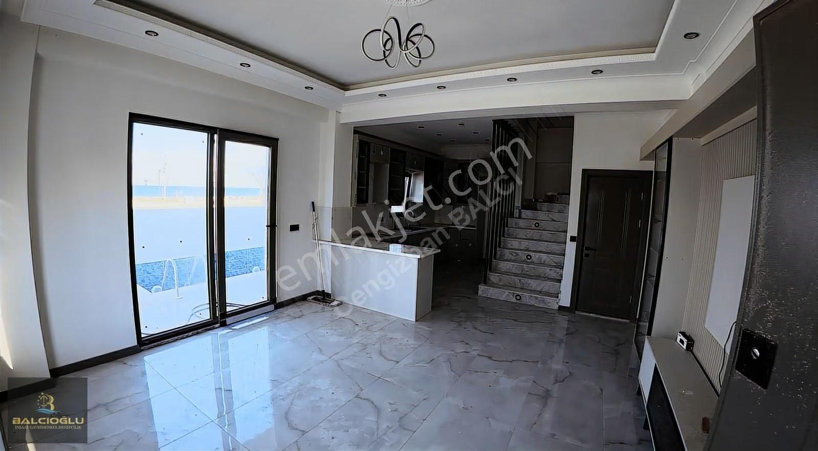Balcıoğlundan Satılık Denize 50 Mt. Havuzlu Bahçeli Lüx Triblex - Görsel 34