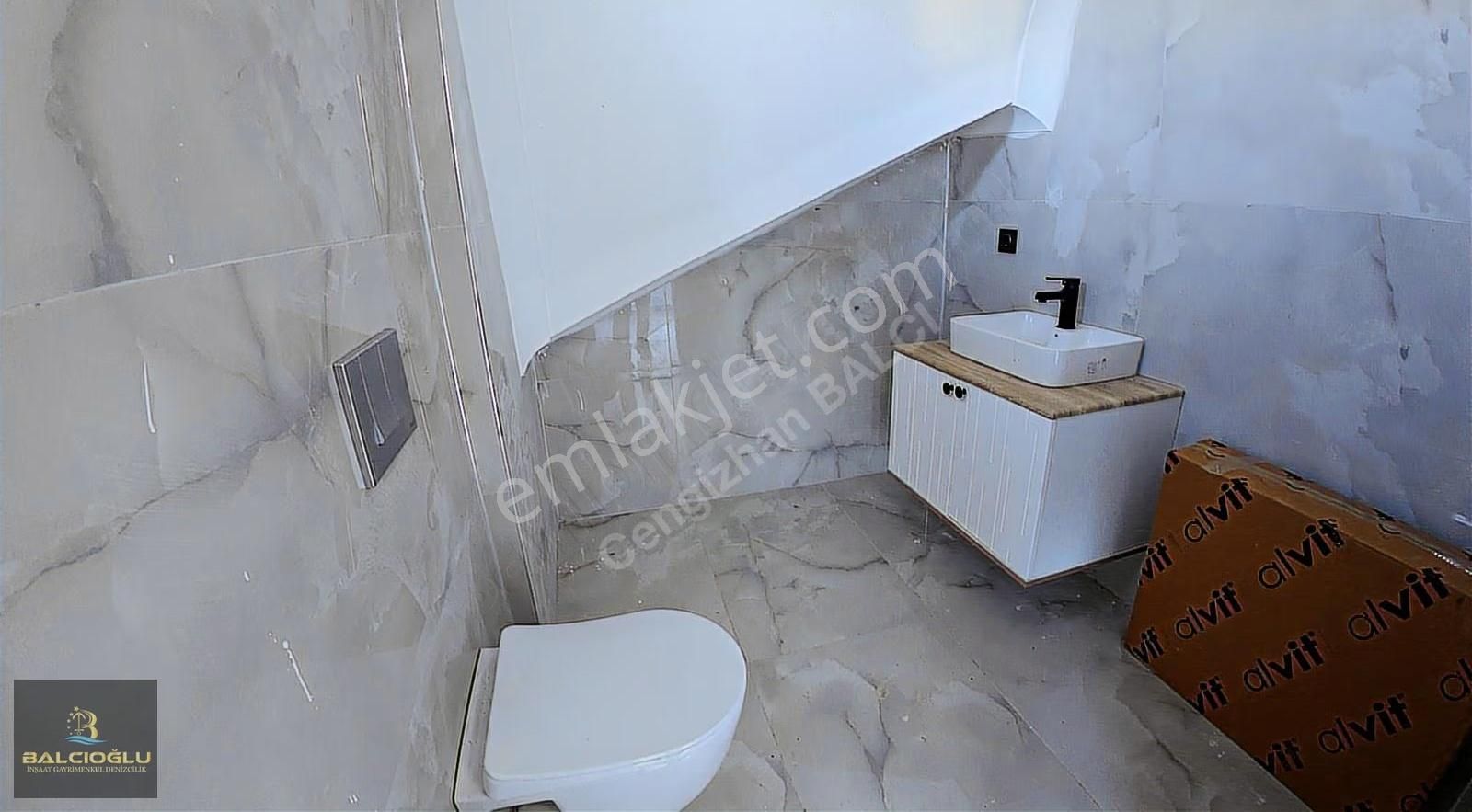Balcıoğlundan Satılık Denize 50 Mt. Havuzlu Bahçeli Lüx Triblex - Görsel 6