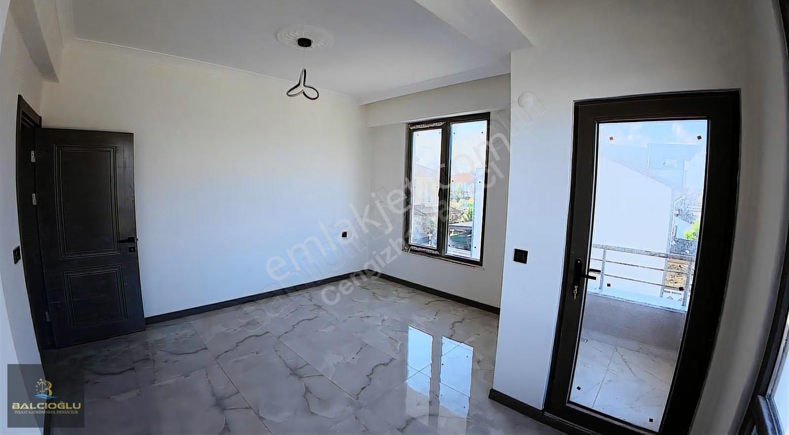 Balcıoğlundan Satılık Denize 50 Mt. Havuzlu Bahçeli Lüx Triblex - Görsel 10
