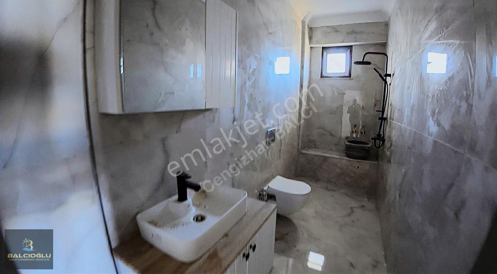 Balcıoğlundan Satılık Denize 50 Mt. Havuzlu Bahçeli Lüx Triblex - Görsel 11