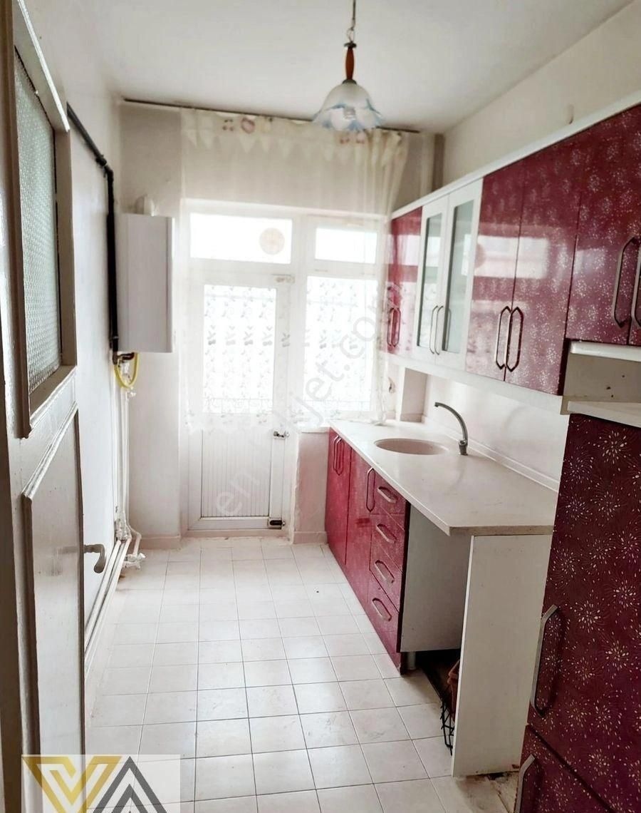 Valentia'dan Kıbrıs Caddesi Yakını 3+1 Satılık Daire !!! - Görsel 5