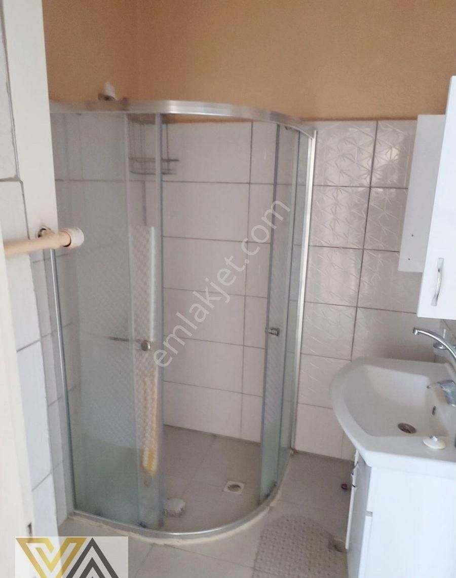 Valentia'dan Kıbrıs Caddesi Yakını 3+1 Satılık Daire !!! - Görsel 8