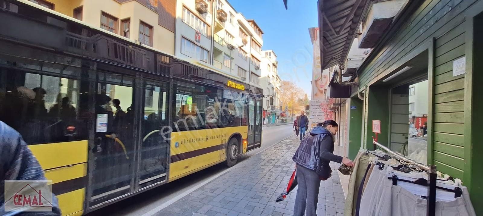 Bursa Cemal Emlak Setbaşı Yeşil Cadde Üzerinde - Görsel 3