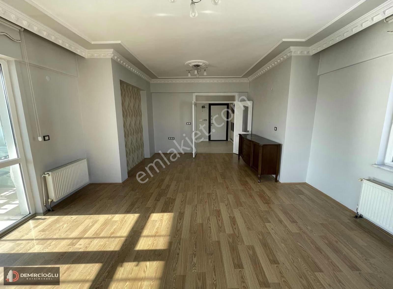 Yenidoğan/3+1/güney Cephe/pazar Yeri Yanında/fırsat Dairesi