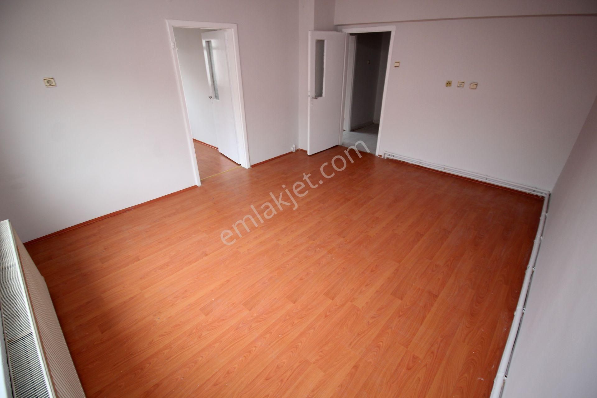 Emre Emlak'tan İstasyon'da Arakat Ön Cephe 3+1 Satılık Daire - Görsel 2